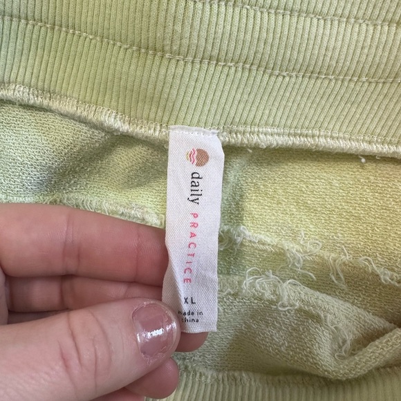 Anthropologie Daily Practice Rainbow Ombre Tie Dye
Lounge Set Pastel XL - Picture 7 of 7